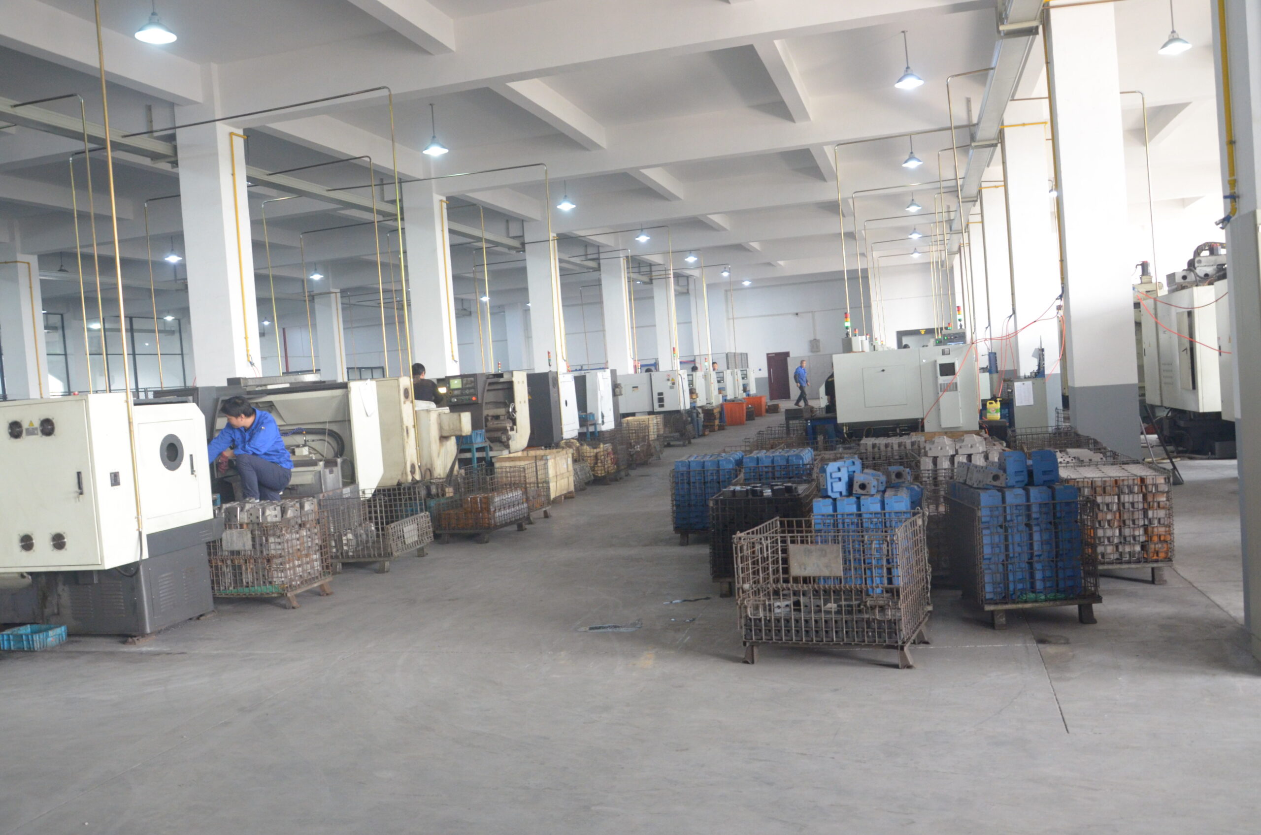 Electro-hydraulic-valve-body-rough-machining-lathe-workshop