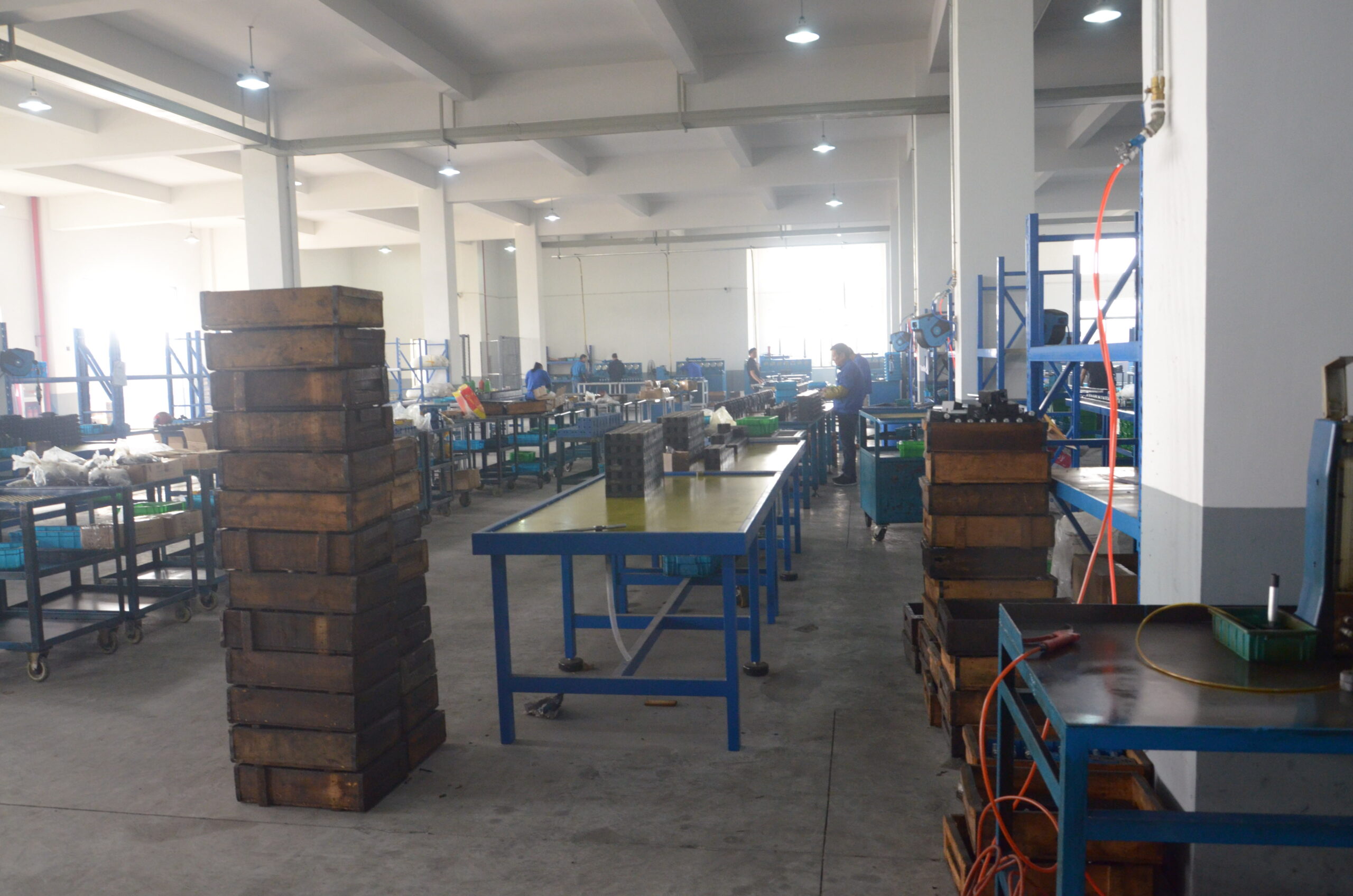 Hydraulic-valve-body-assembly-workshop3